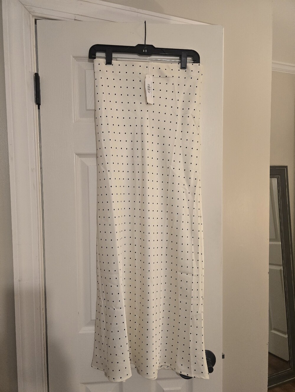 Satin White Polka Dot Maxi Skirt NWT Medium - Picture 4 of 6